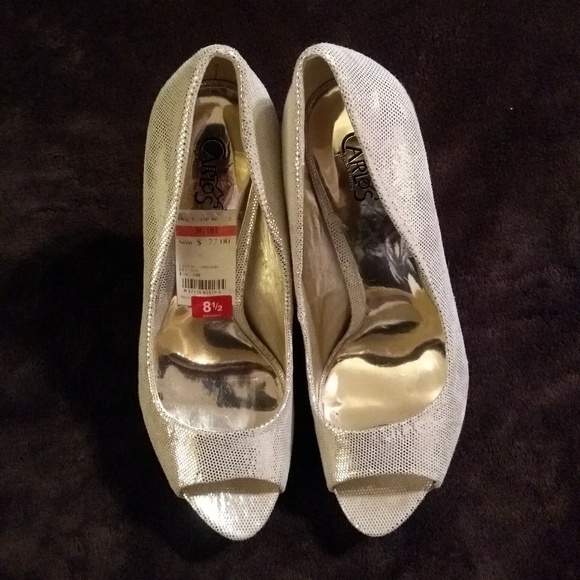 Stylish Gold Metallic Heels - Picture 3 of 4